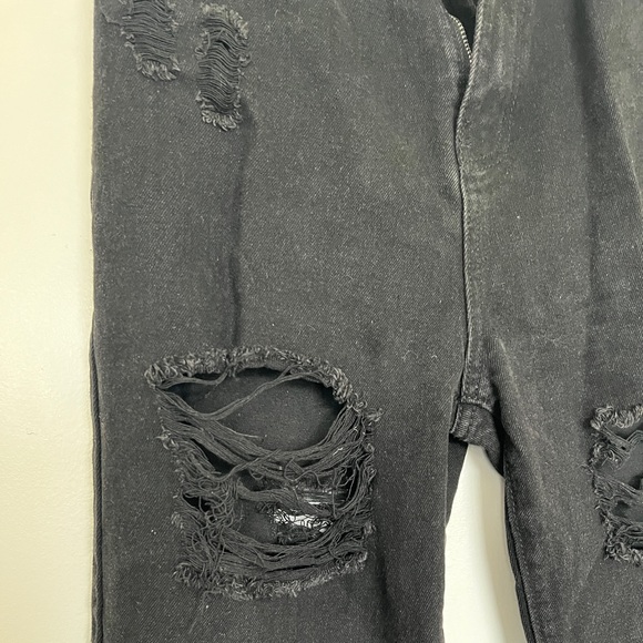 ASOS black ripped mom jeans - Picture 5 of 6